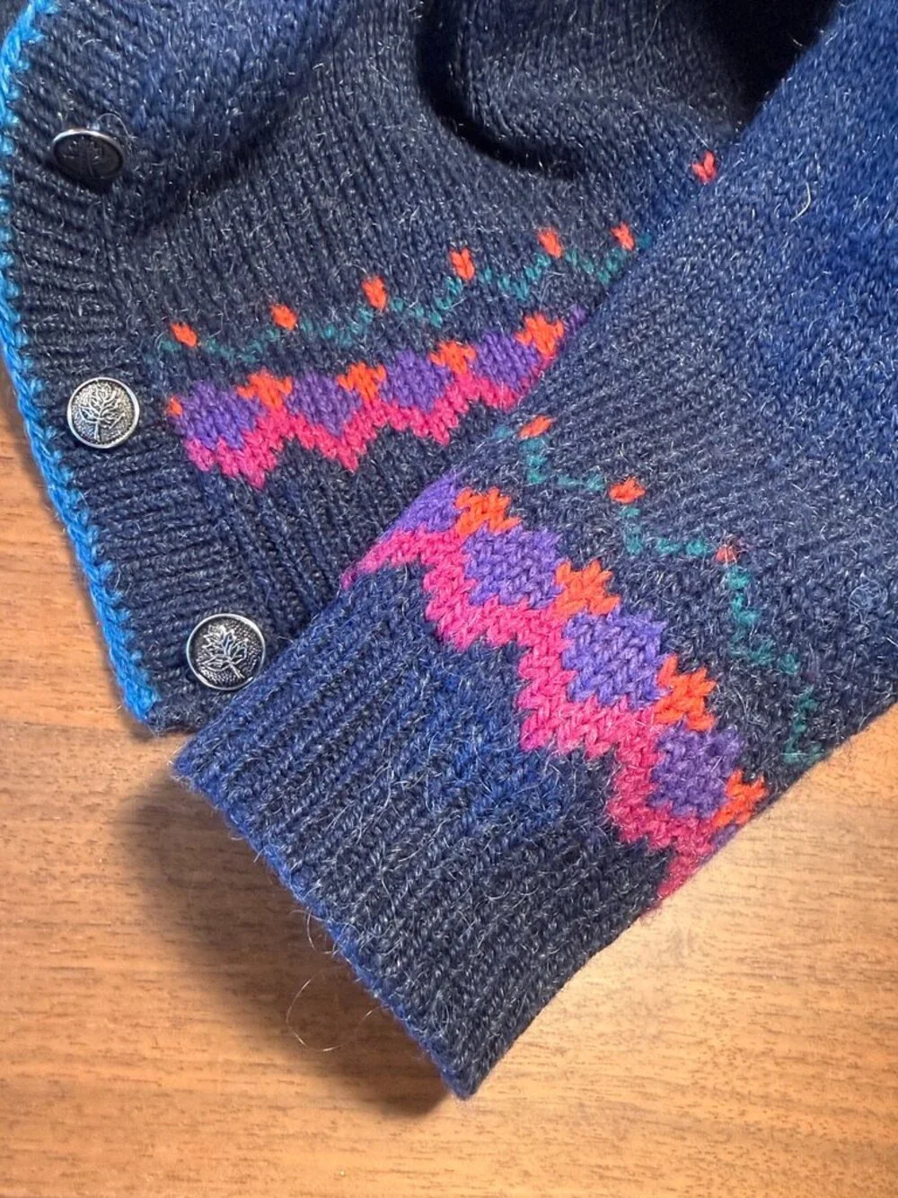 Vintage Woolrich Colorful Leaves Button Sweater - Picture 10 of 10